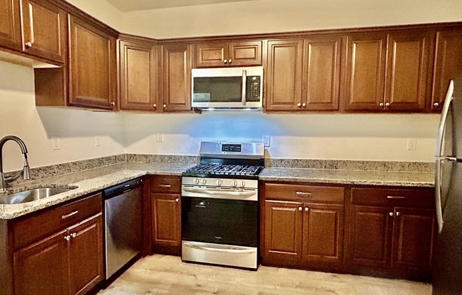 2 beds, 1 bath, $2,400, Unit 1