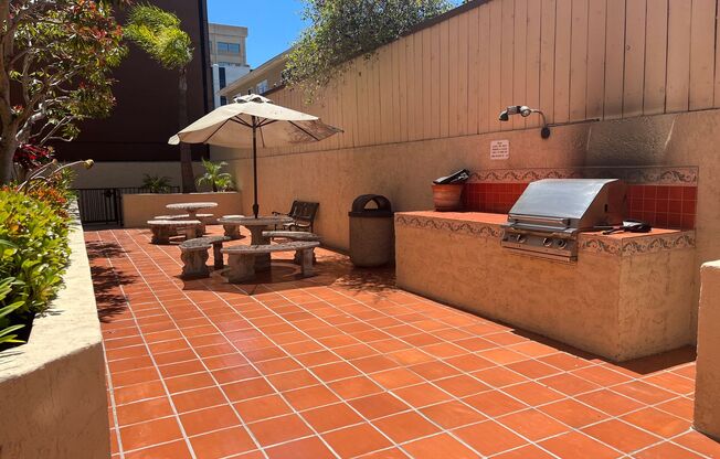2 beds, 2 baths, 920 sqft, $2,595, Unit 209