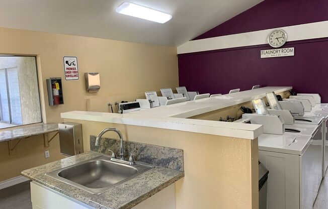 2 beds, 1 bath, 876 sqft, $2,595, Unit C210