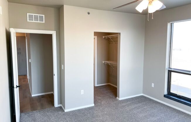 2 beds, 2 baths, 1,092 sqft, $1,750, Unit Bldg 5 Apt 5300