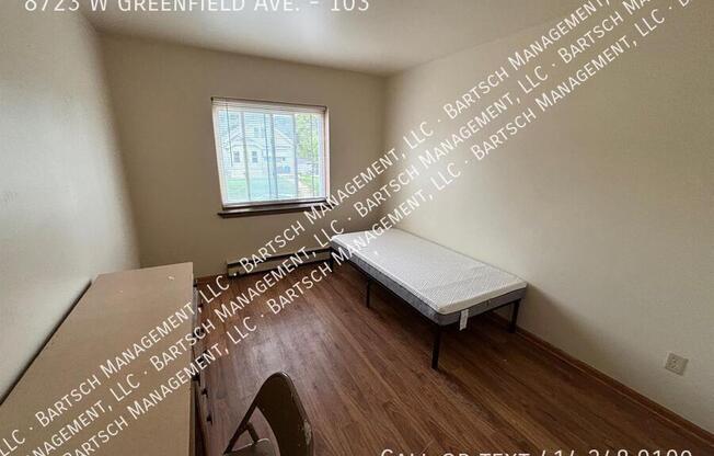 8723 W GREENFIELD AVE