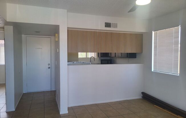 2 beds, 1 bath, 800 sqft, $1,095, Unit 240