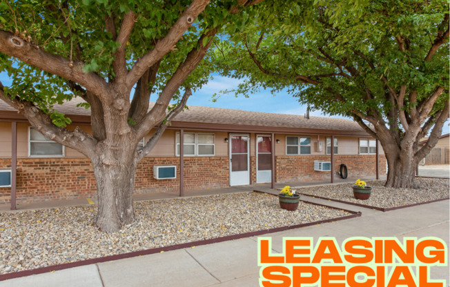 Leasing Special** No Deposit!