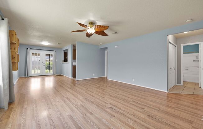 Beautiful rental home located in NW San Antonio. Available for ASAP move in!