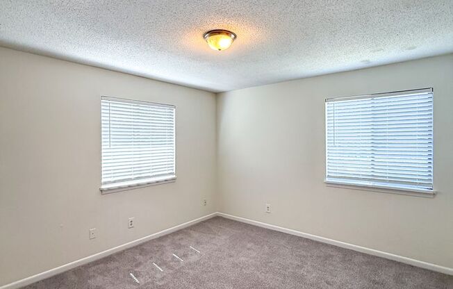 1 bed, 1 bath, 650 sqft, $950, Unit F8