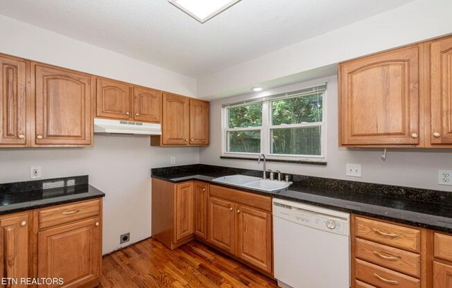 3 beds, 1 bath, $1,750