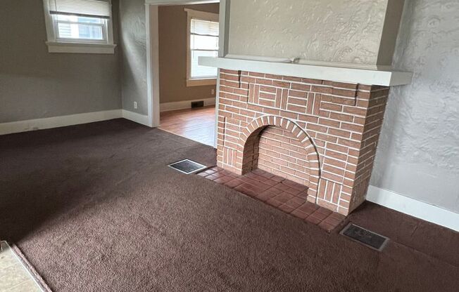 2 beds, 1 bath, $900