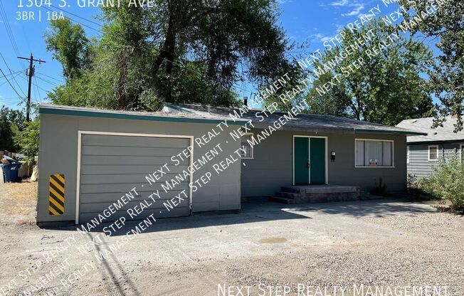 1304 S GRANT AVE