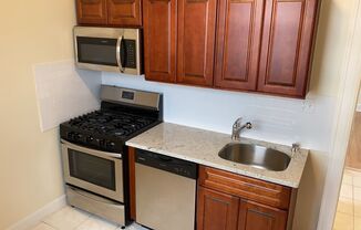 1 bed, 1 bath, $1,700, Unit 44