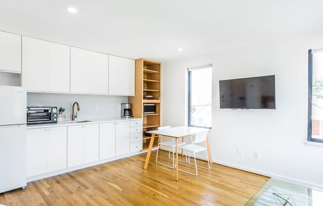 123 Idlewild Ave