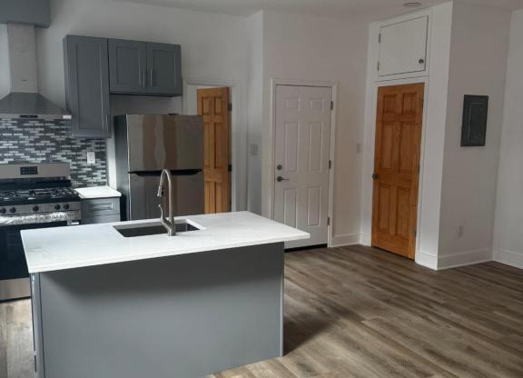 225 E 92 ST