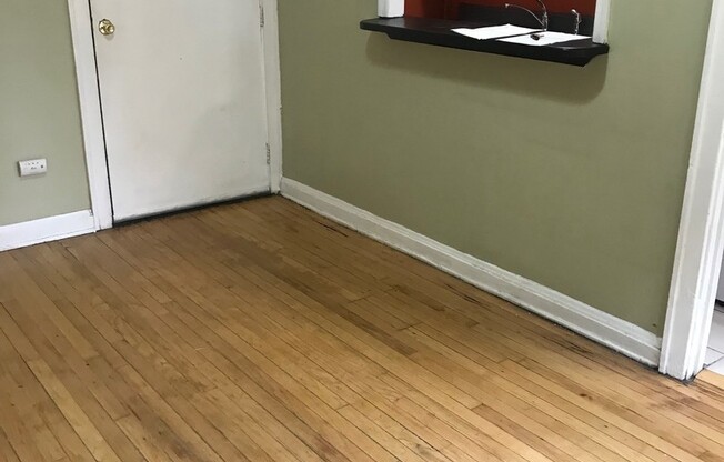 Studio, 1 bath, $825, Unit 08