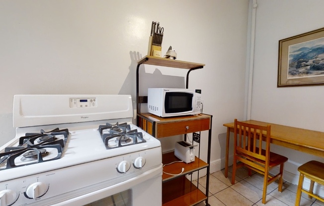 Studio, 1 bath, 350 sqft, $2,580, Unit 3FR