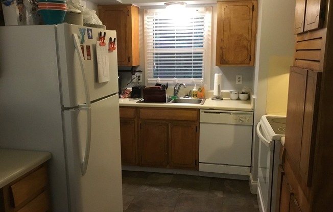 3 beds, 2 baths, $1,400