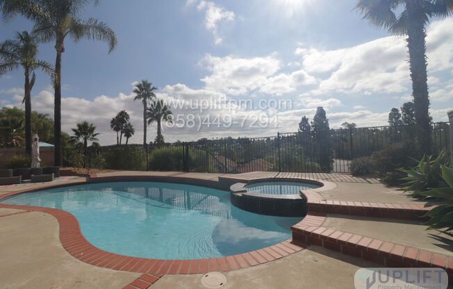 4 Bedroom Home with Pool & Spa