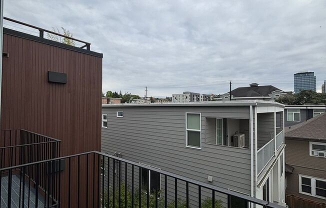 2 beds, 1 bath, 574 sqft, $1,795, Unit 305