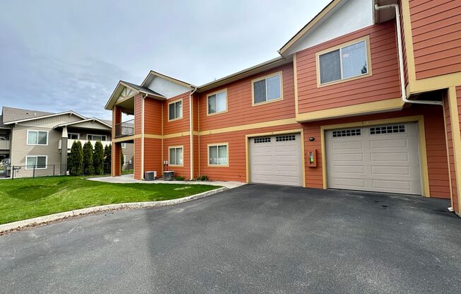 3 beds, 2 baths, $1,795, Unit 104