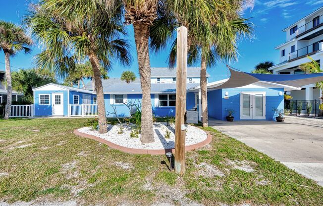 *Annual*  Beautiful! 3 bedroom home with deeded beach access!