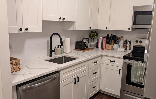 1 bed, 1 bath, 606 sqft, $2,950, Unit 701