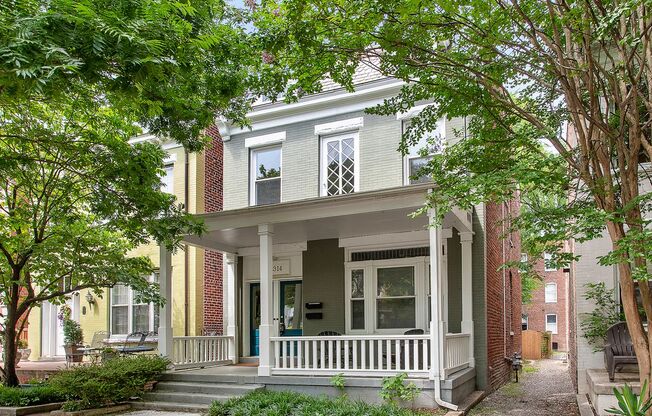 $2,890 / 2 br / 2 ba / 1,400 sqft