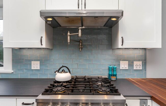 4bd/3ba Seattle Home