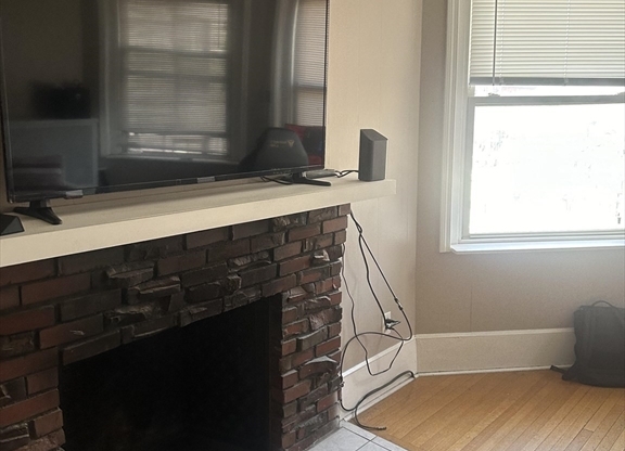 1 bed, 1 bath, 550 sqft, $2,600, Unit 21