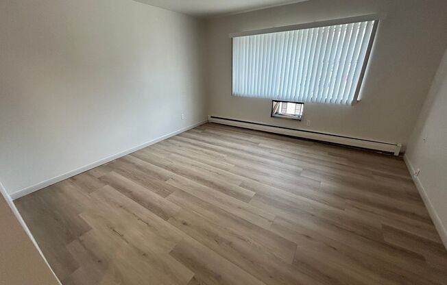 1 bed, 1 bath, $995, Unit 122