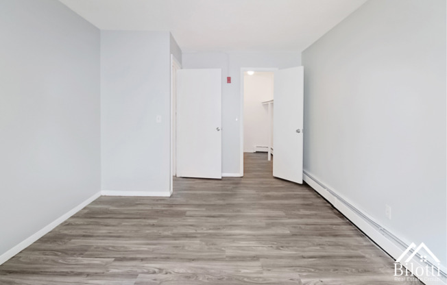 2 beds, 1 bath, 816 sqft, $1,650, Unit 2202