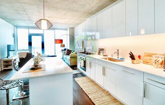 245 W ILLINOIS ST