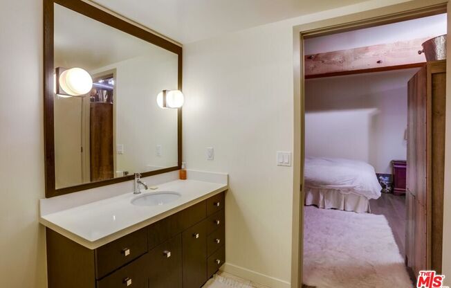 1 bed, 1 bath, 1,060 sqft, $3,350, Unit 310