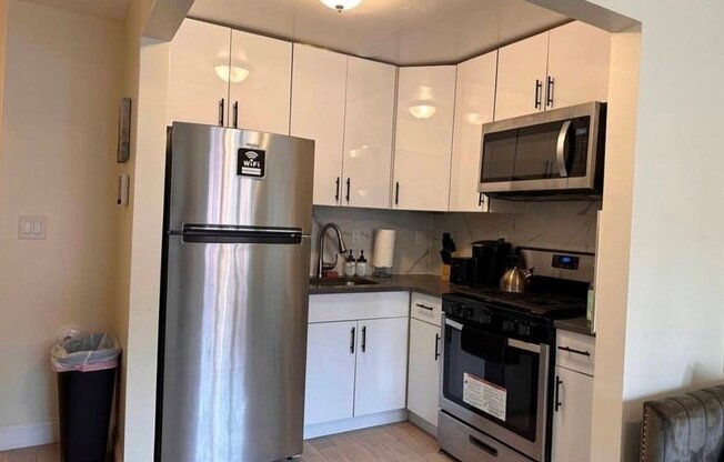 2 beds, 1 bath, 1,692 sqft, $3,000, Unit 2