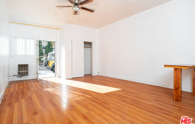 Studio, 1 bath, 400 sqft, $2,598, Unit D