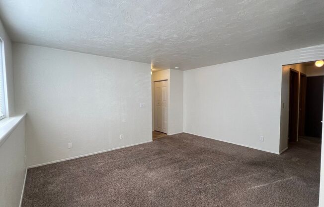 2 beds, 1 bath, $925, Unit 566 Chastain # 4