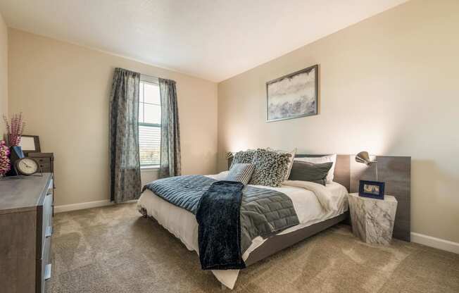 Gorgeous Bedroom at The Oasis at Moss Park Preserve, Orlando, FL