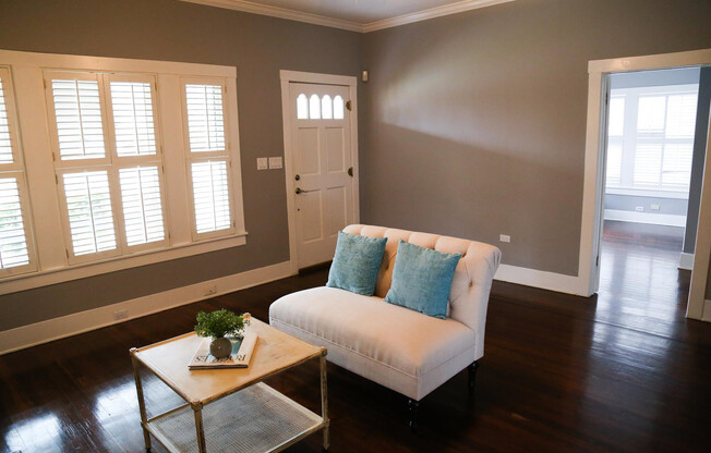 ALAMO HEIGHTS CRAFTSMAN COTTAGE