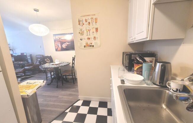 2 beds, 1 bath, $1,195, Unit 113