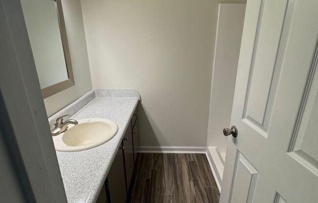 2 beds, 2 baths, 900 sqft, $1,038, Unit 203B