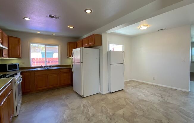 6 beds, 3 baths, $9,000, Unit 4820 63rd St