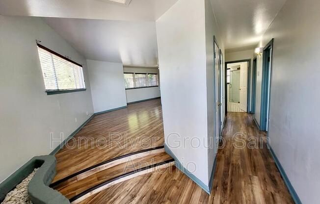 103 E SKYVIEW