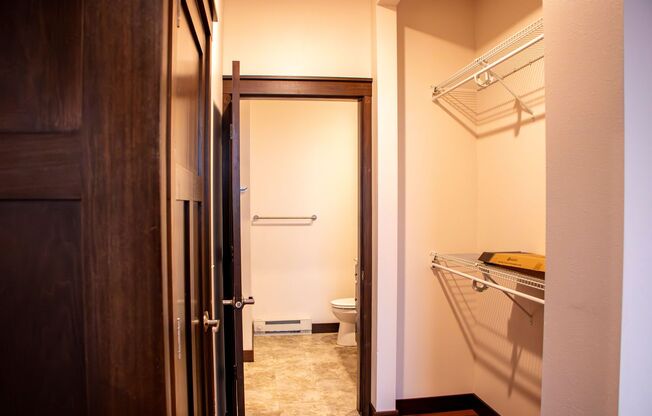 1 bed, 1 bath, 580 sqft, $1,205, Unit 210