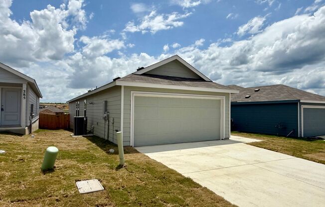 Brand NEW 4-bedroom, 2-bathroom home for lease in a fabulous New Braunfels neighborhood!