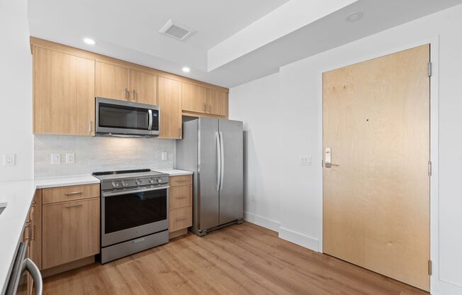 1 bed, 1 bath, 758 sqft, $3,015, Unit 301