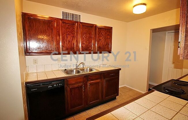 3 beds, 2 baths, $1,895