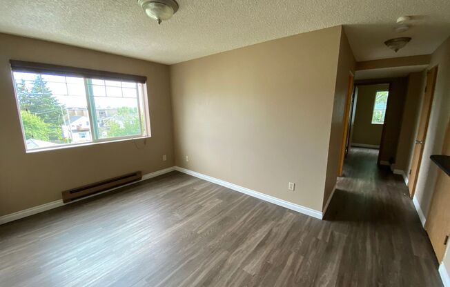 3 beds, 2 baths, 643 sqft, $2,300, Unit B203