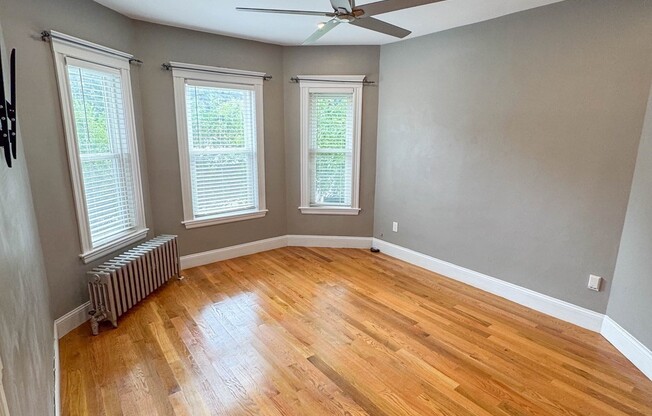 3 beds, 1 bath, 1,350 sqft, $2,750, Unit #1