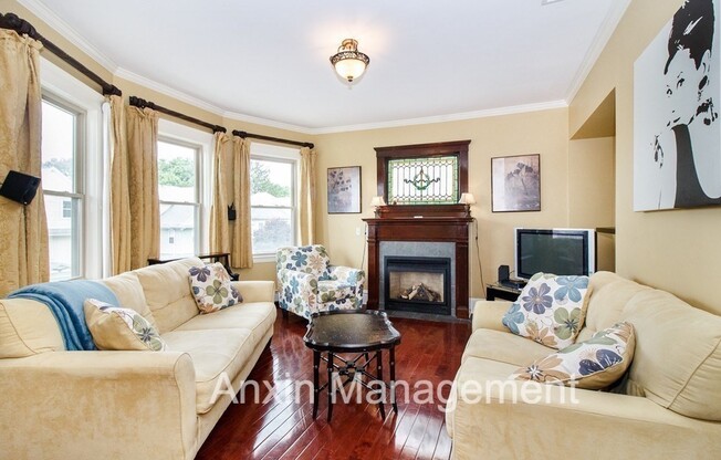 33 MAPLETON ST