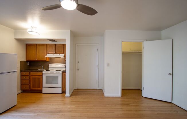 NW Coveted Corner Flat w Hardwood Floors Ready Late June!