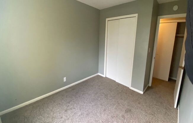 2 beds, 1 bath, $1,200, Unit 2