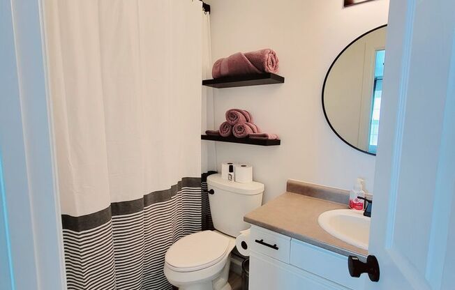 2 beds, 2 baths, 915 sqft, $2,575, Unit 4346-15