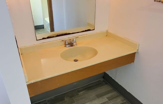 Studio, 1 bath, $600, Unit #4